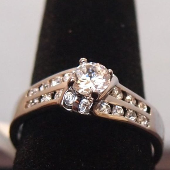Beautiful Promise / Engagement Ring Set With Nice Center Stone And Several Sides